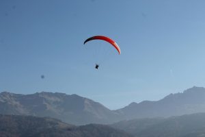 ideal-camping-allevard-belledonne-isere-environnement-parapente