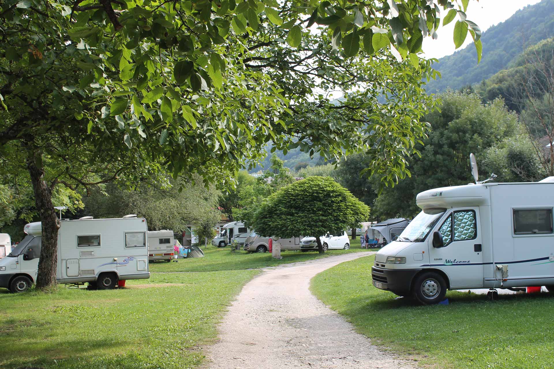 ideal-camping-allevard-belledonne-isere-emplacement-3